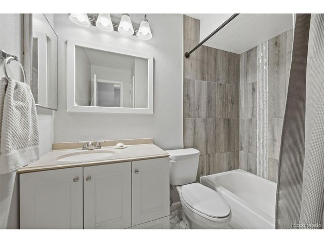 7667 S Monaco Cir W, Englewood, CO 80112
