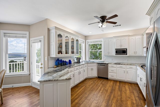 8 E Ridgeline Dr Drive, Russellville, AR 72802