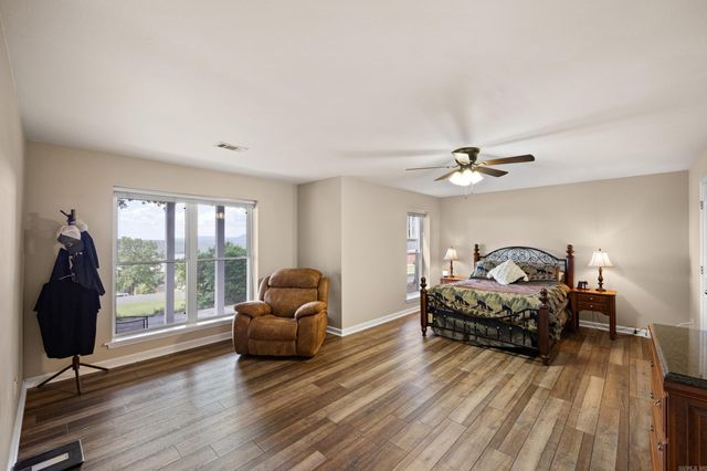 8 E Ridgeline Dr Drive, Russellville, AR 72802