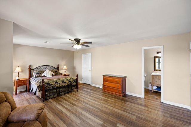 8 E Ridgeline Dr Drive, Russellville, AR 72802