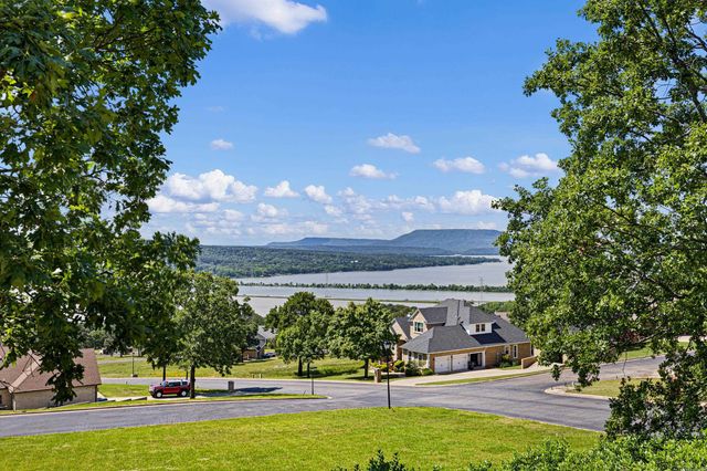 8 E Ridgeline Dr Drive, Russellville, AR 72802
