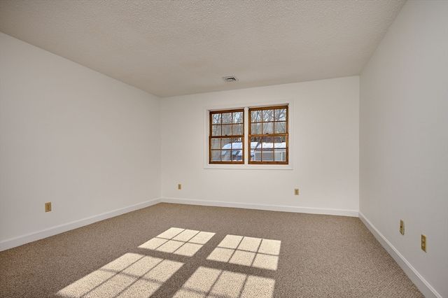 204 Countryside 204, Greenfield, MA 01301