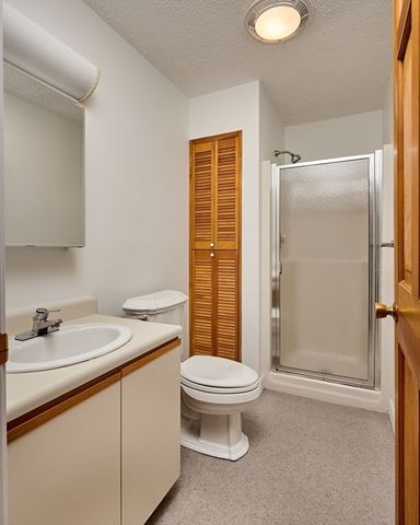 204 Countryside 204, Greenfield, MA 01301