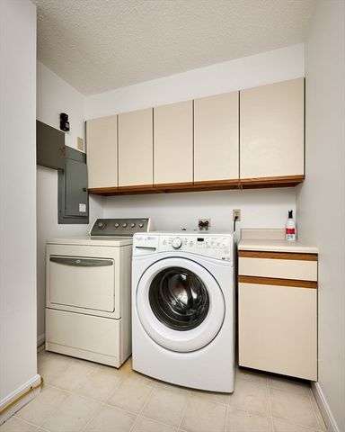 204 Countryside 204, Greenfield, MA 01301