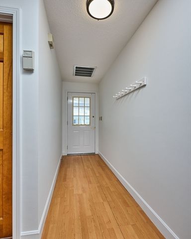 204 Countryside 204, Greenfield, MA 01301