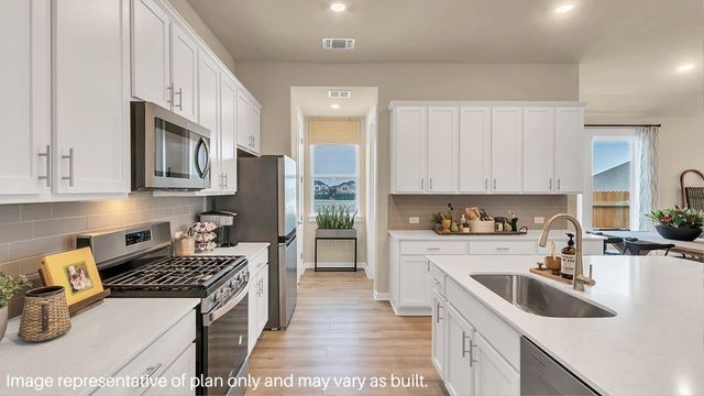 2338 Skyward Street, Grand Prairie, TX 75052