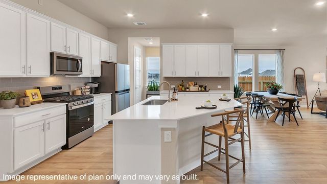 2338 Skyward Street, Grand Prairie, TX 75052