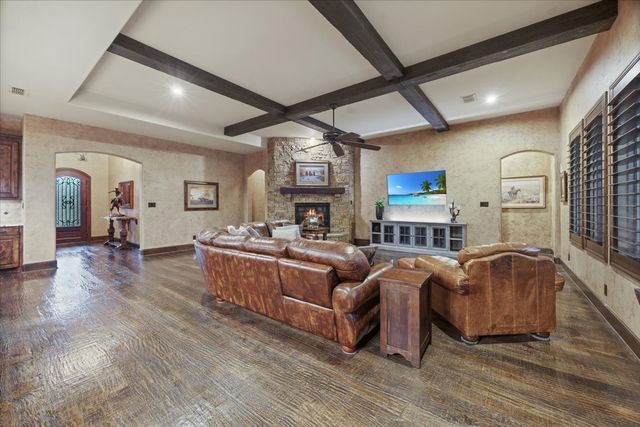 400 Regency Court, Denton, TX 76210