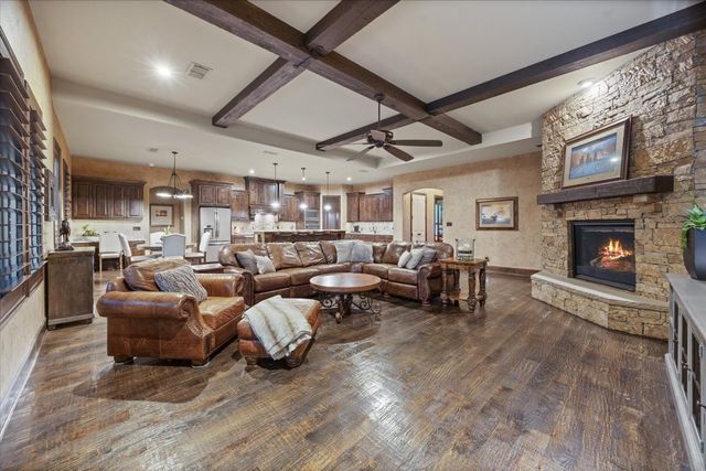 400 Regency Court, Denton, TX 76210