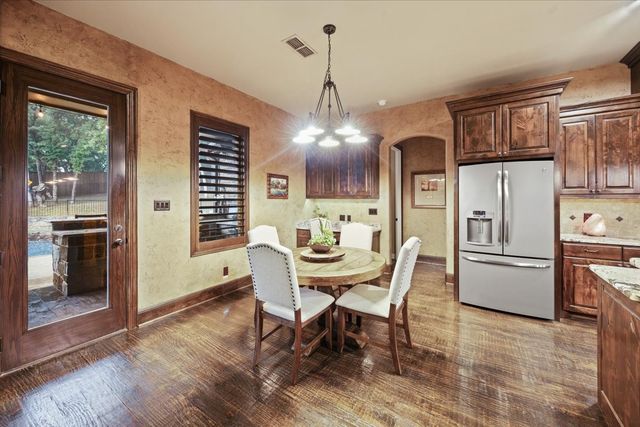 400 Regency Court, Denton, TX 76210