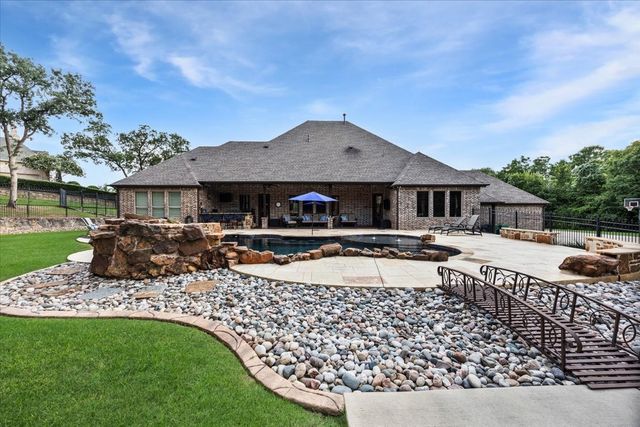 400 Regency Court, Denton, TX 76210