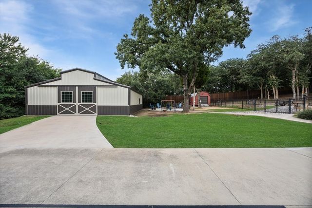 400 Regency Court, Denton, TX 76210