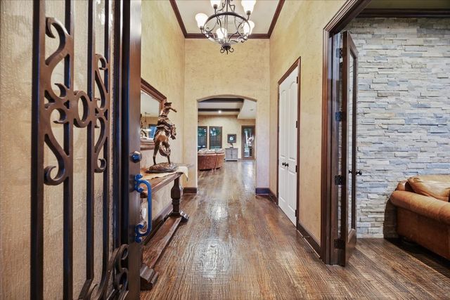 400 Regency Court, Denton, TX 76210