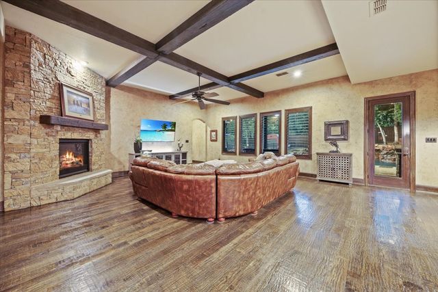 400 Regency Court, Denton, TX 76210