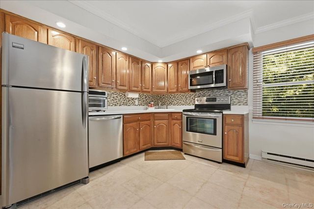 2066 Lakeview Road B, Bellmore, NY 11710