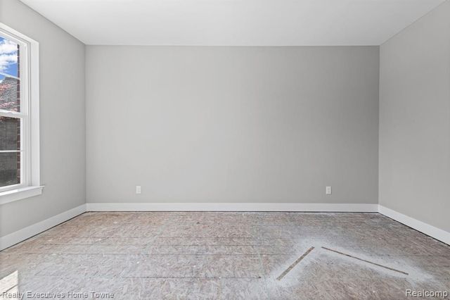 3258 Shorewood Avenue, Fort Gratiot, MI 48059