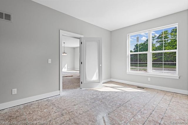 3258 Shorewood Avenue, Fort Gratiot, MI 48059