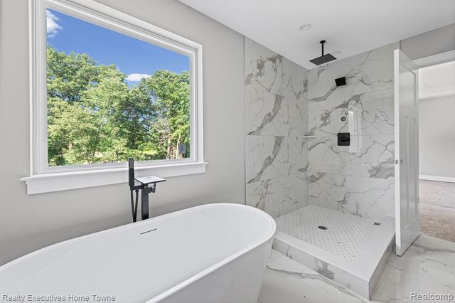 3258 Shorewood Avenue, Fort Gratiot, MI 48059