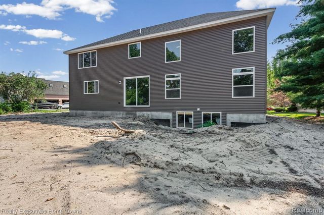 3258 Shorewood Avenue, Fort Gratiot, MI 48059