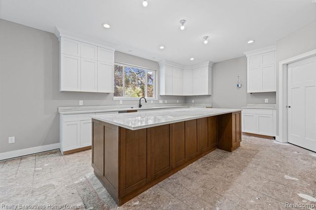 3258 Shorewood Avenue, Fort Gratiot, MI 48059