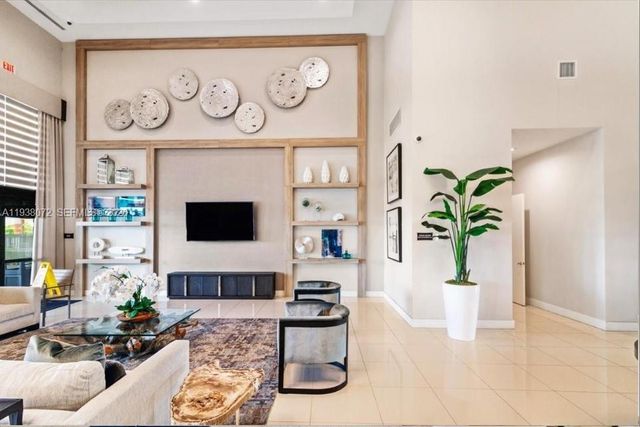 11431 W 32nd Lane, Hialeah, FL 33018
