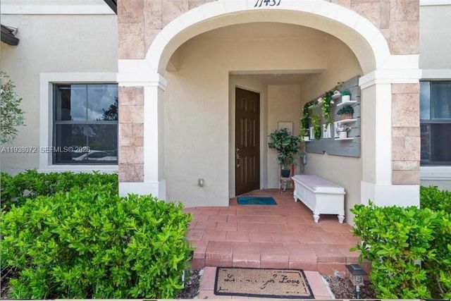 11431 W 32nd Lane, Hialeah, FL 33018