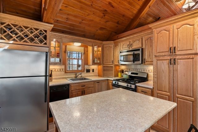 5 Anawa Rd, Vernon Twp., NJ 07422