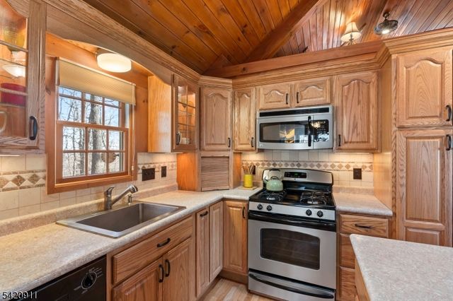 5 Anawa Rd, Vernon Twp., NJ 07422