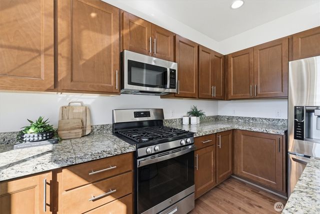 9025 S 204th Place, Kent, WA 98031