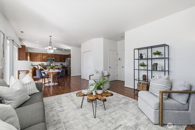 9025 S 204th Place, Kent, WA 98031