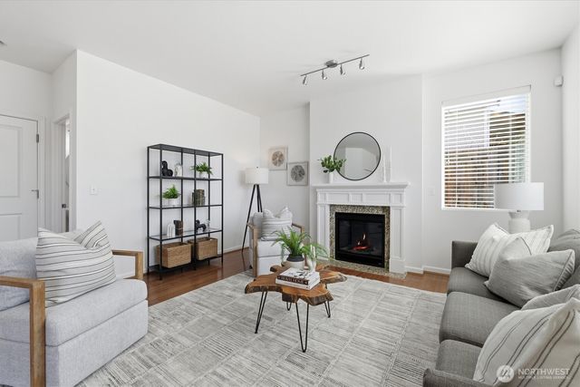 9025 S 204th Place, Kent, WA 98031