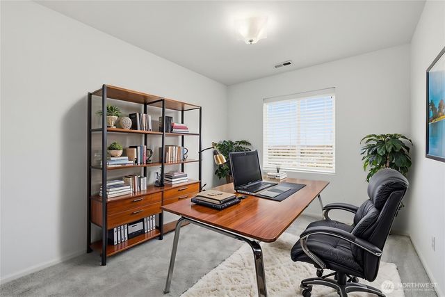 9025 S 204th Place, Kent, WA 98031