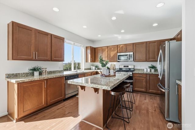 9025 S 204th Place, Kent, WA 98031