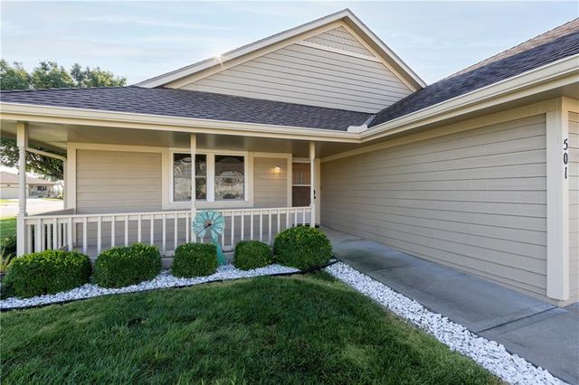 501 S Poseidon Way, Raymore, MO 64083