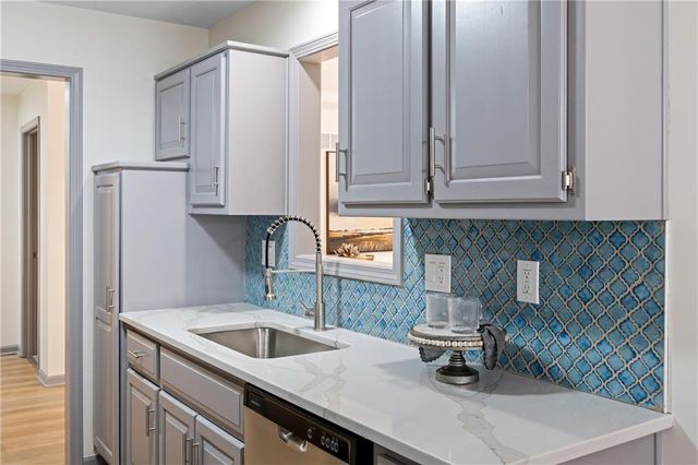 501 S Poseidon Way, Raymore, MO 64083