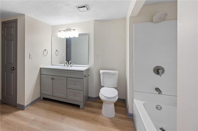 501 S Poseidon Way, Raymore, MO 64083