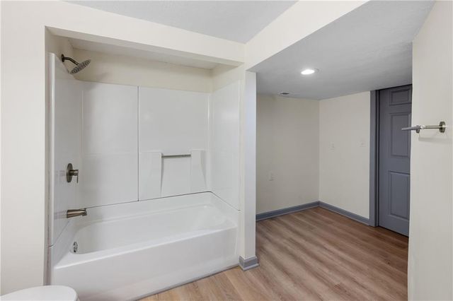 501 S Poseidon Way, Raymore, MO 64083