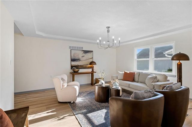 501 S Poseidon Way, Raymore, MO 64083