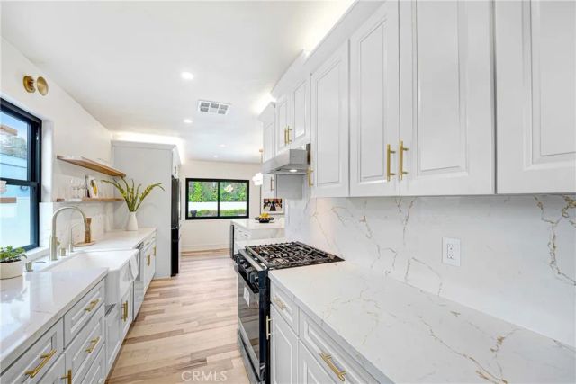 5430 Geyser Avenue, Tarzana, CA 91356