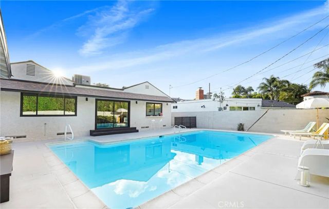 5430 Geyser Avenue, Tarzana, CA 91356