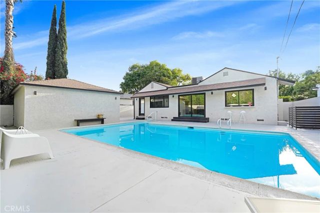 5430 Geyser Avenue, Tarzana, CA 91356