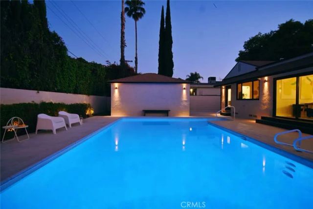 5430 Geyser Avenue, Tarzana, CA 91356