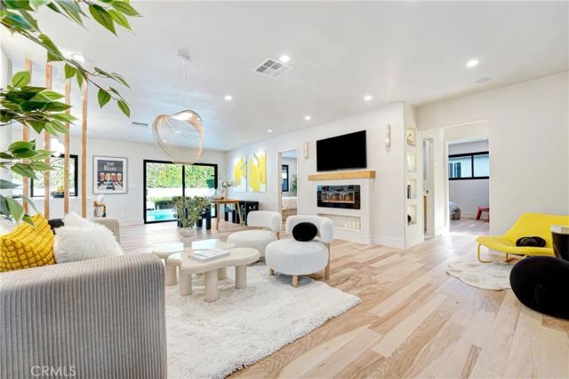 5430 Geyser Avenue, Tarzana, CA 91356