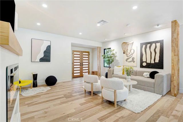 5430 Geyser Avenue, Tarzana, CA 91356