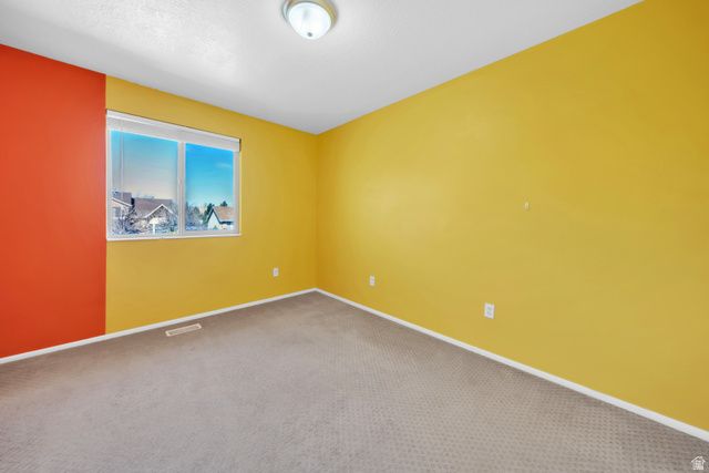 1052 N 1000 E, Layton, UT 84040