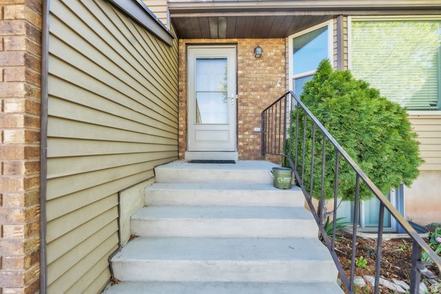 1052 N 1000 E, Layton, UT 84040