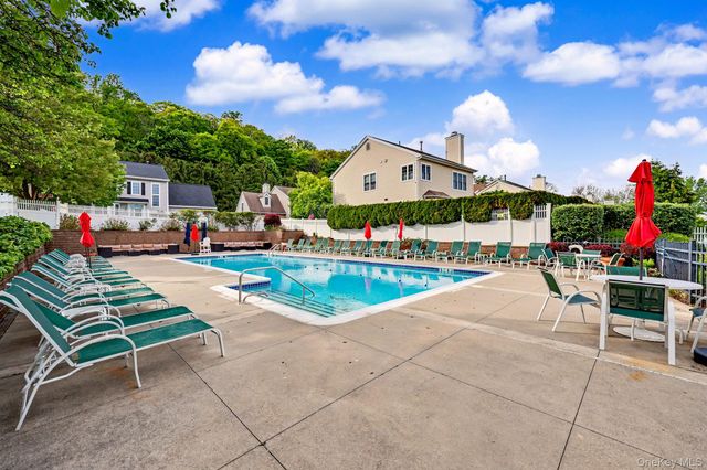 32 Valimar Boulevard, White Plains, NY 10603