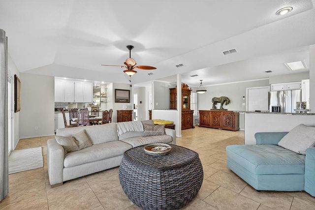 13822 Brigantine Dr, Corpus Christi, TX 78418