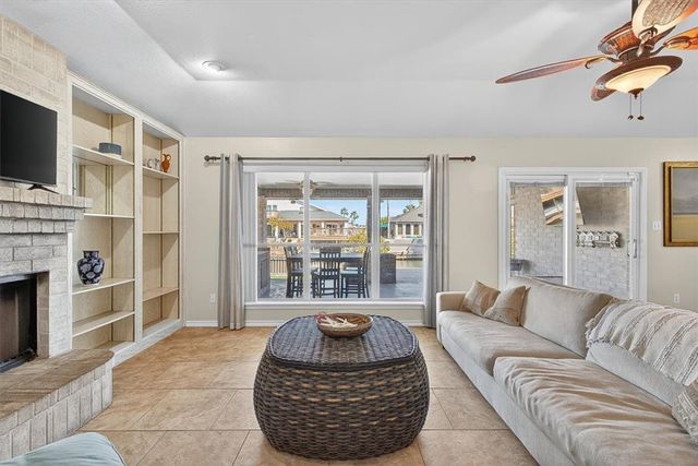 13822 Brigantine Dr, Corpus Christi, TX 78418