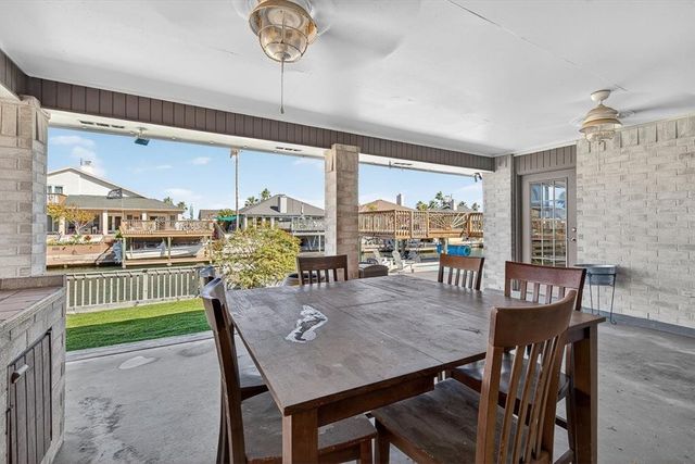 13822 Brigantine Dr, Corpus Christi, TX 78418